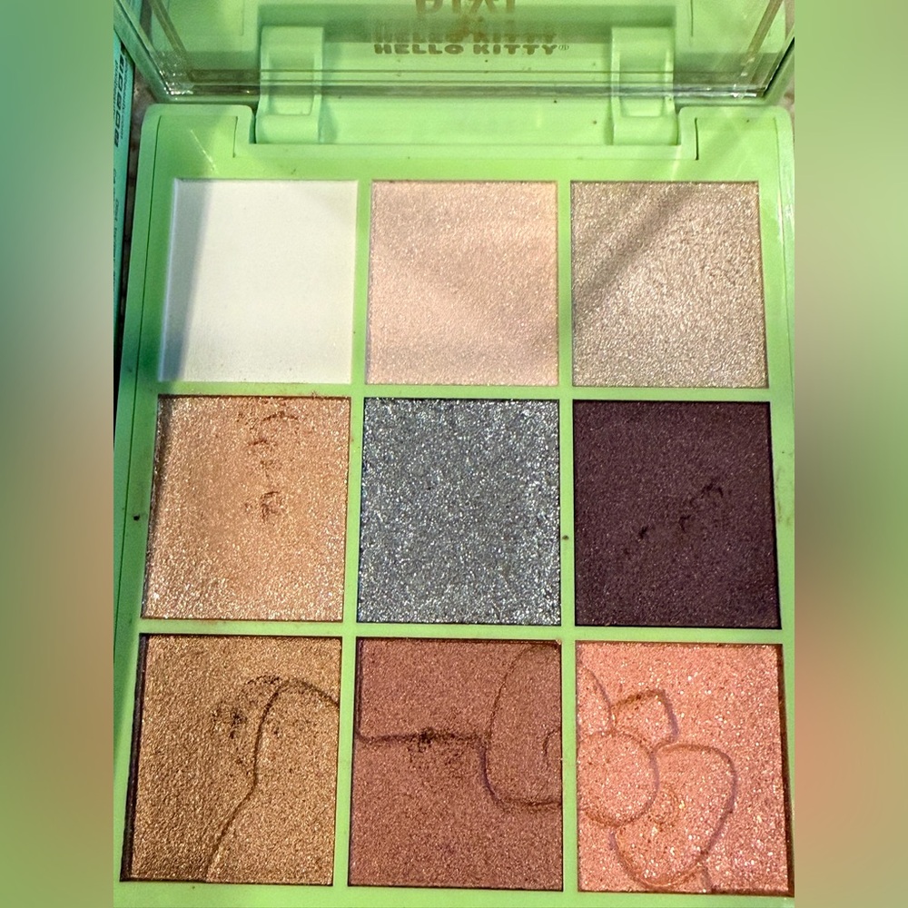 Pixi Hello Kitty Eyeshadow Palette - Shimmering Neutrals